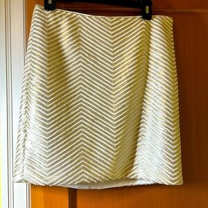 EUC Banana Republic Gold and White Sequin Chevron stripe skirt (size 8)